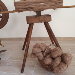 Alpakų vilnos siūlai karamelinės spalvos