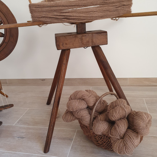 Alpakų vilnos siūlai karamelinės spalvos