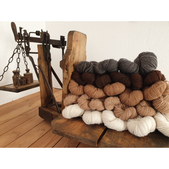 Alpakų vilnos siūlai baltos spalvos